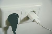 power-outlet-1794616_1920